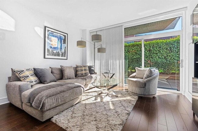 Foto del edificio - 1100 Maxwell Ln