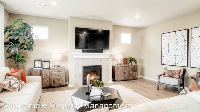 Building Photo - 4 br, 2.5 bath House - 1495 Baker Heights ...