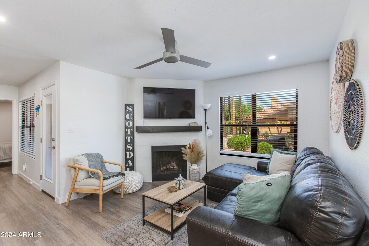 Foto principal - 8787 E Mountain View Rd