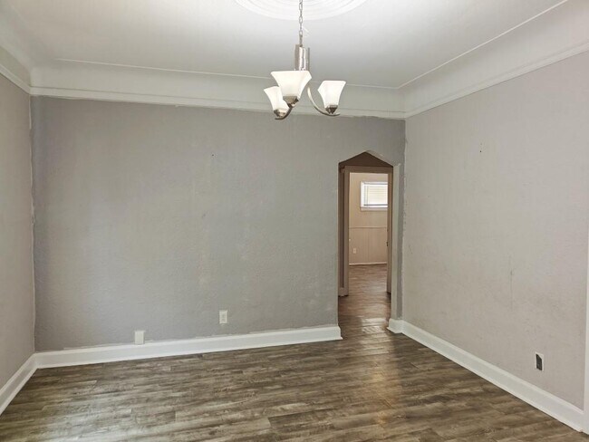 Foto del edificio - 5227 Devonshire Rd