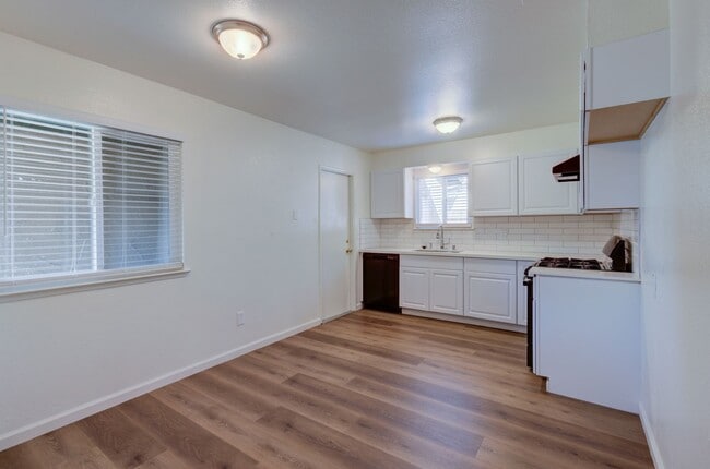 Building Photo - 1456 Browning Ave