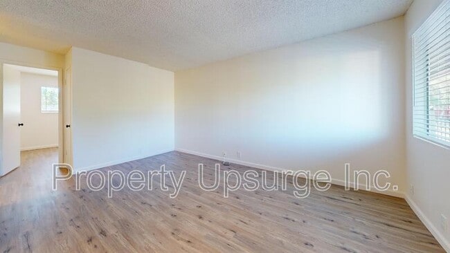 Building Photo - 445 Nelson Ave