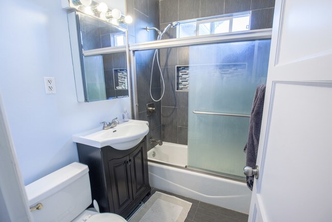 Building Photo - 2422 W 164th St