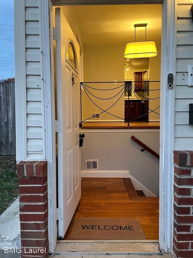 Foto del edificio - 5 br, 3 bath House - 8320 26th Ave