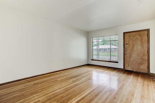 Building Photo - 1007 Stonecrest Dr