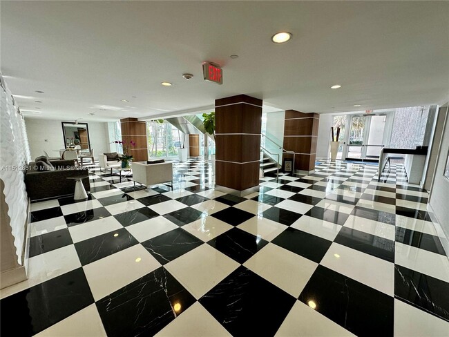 Building Photo - 1800 N Bayshore Dr