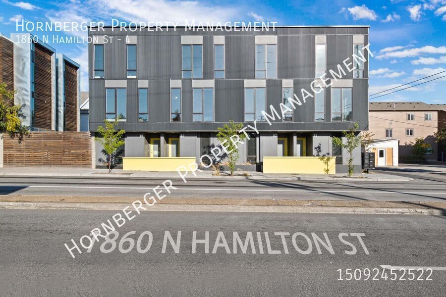 Foto principal - Modern 2 Bedroom 2 Bathroom Townhouse Just...