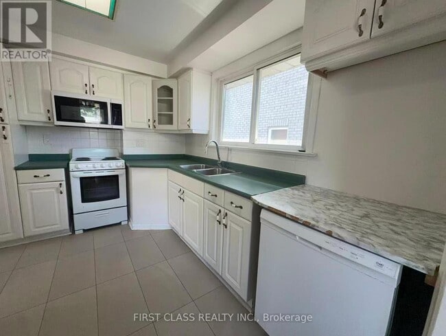 Building Photo - 109 Goulding Ave