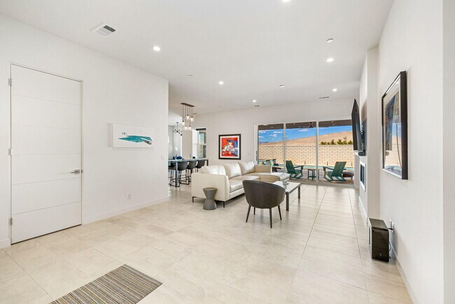 Building Photo - 26 Iridium Wy