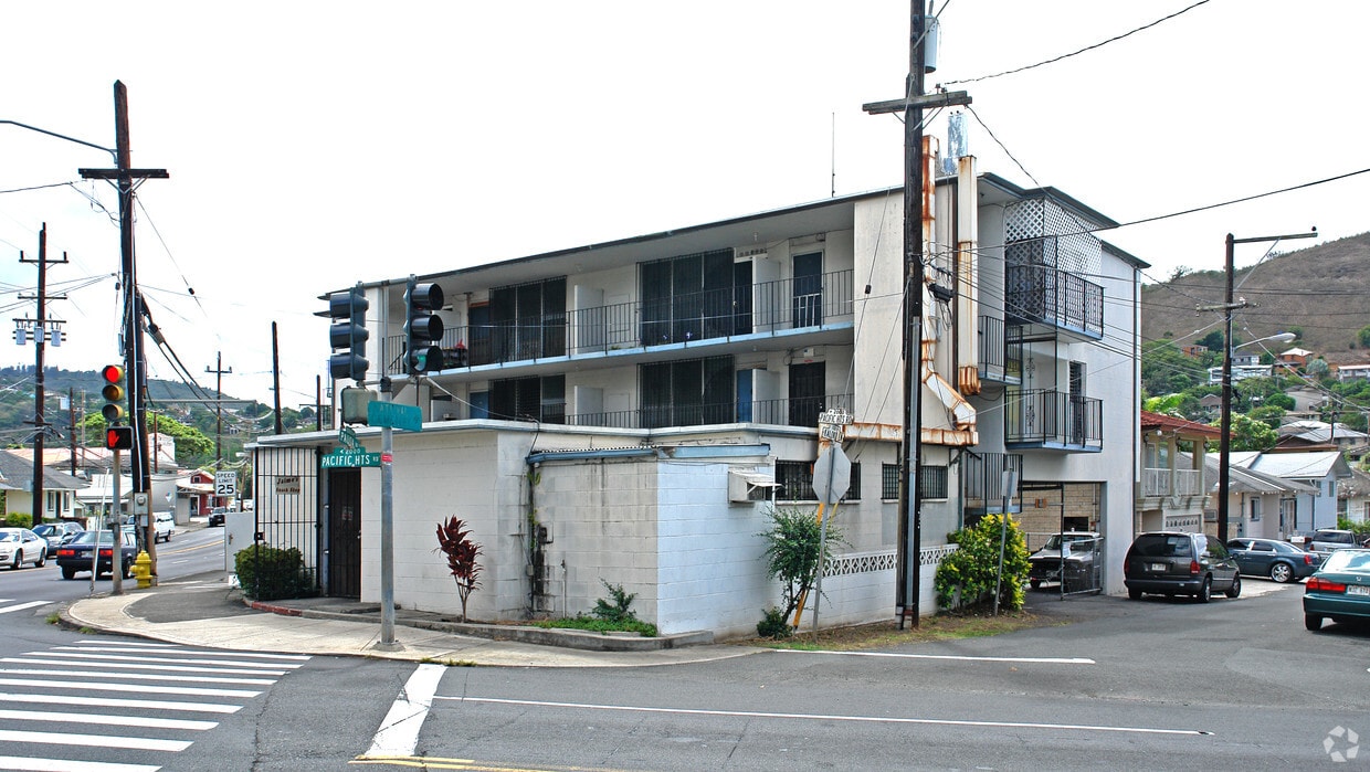 Primary Photo - 2001 Pauoa Rd