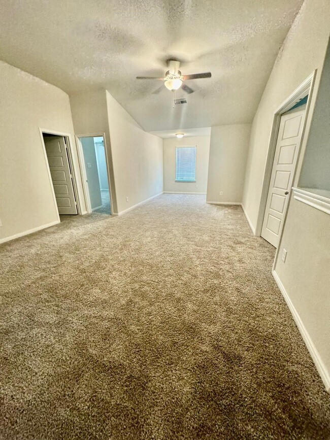 Foto del edificio - 4407 Pale Fox Ln