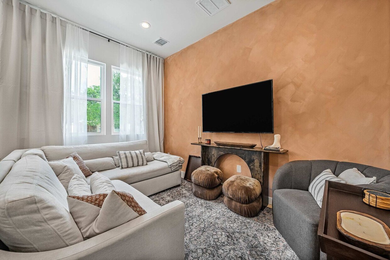 Foto principal - 1601 St Albans Blvd