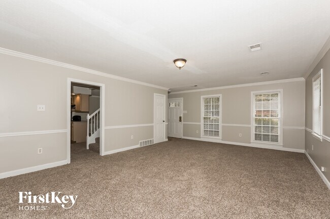 Building Photo - 4042 Ross Rd