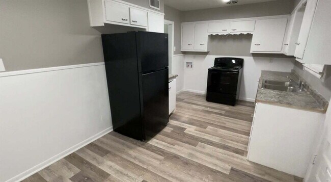 Foto del edificio - "Charming 3-Bed, 2-Bath Home in Lubbock with 1380 Sq Ft of Comfort!"