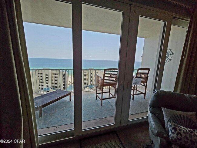 Foto del edificio - 9860 S Thomas Dr