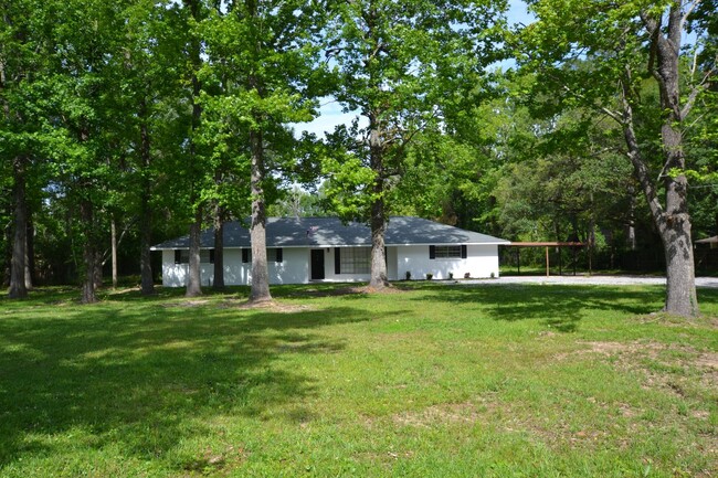 Foto del edificio - Zachary School District!  Rustic Country L...