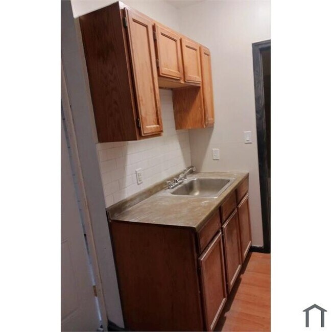 Foto del edificio - 3675 Independence Rd