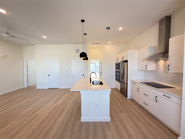 Foto del edificio - 33200 Forest W St