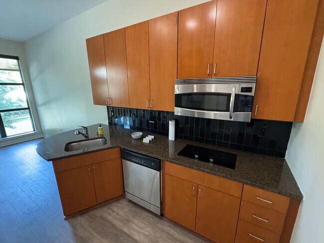 Foto del edificio - 525 E 6th St