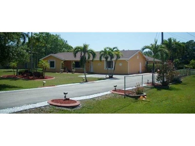 Building Photo - 13450 SW 26th St
