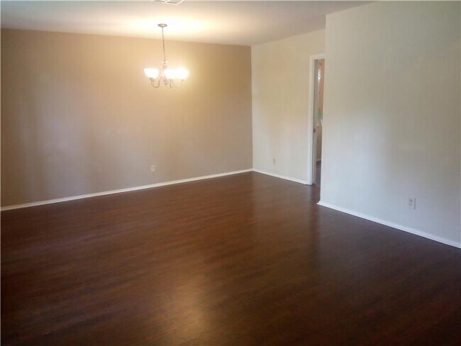 Foto del edificio - 5731 Caldwell Dr