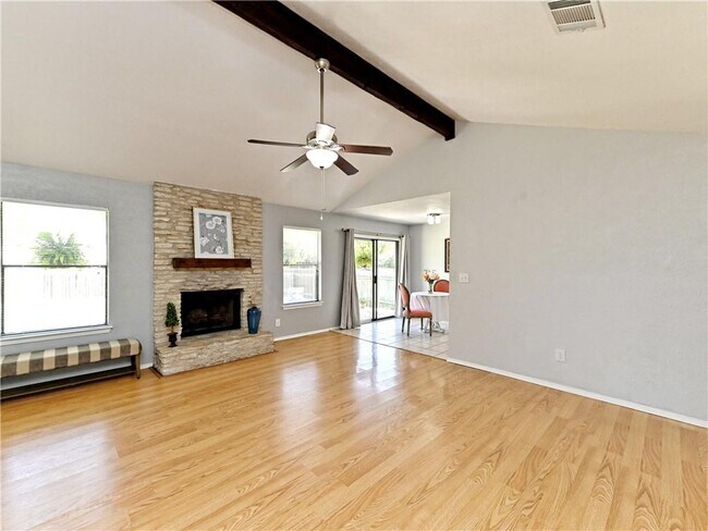 Foto del edificio - 4912 Wing Rd