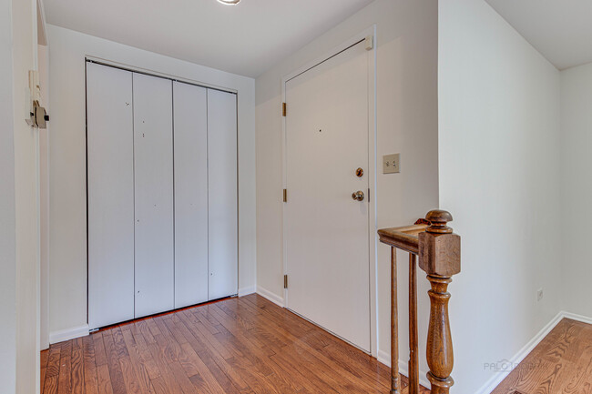 Building Photo - 896 Cross Creek Ct