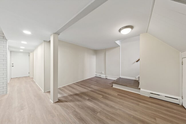 Foto del edificio - 3636 N Claremont Ave