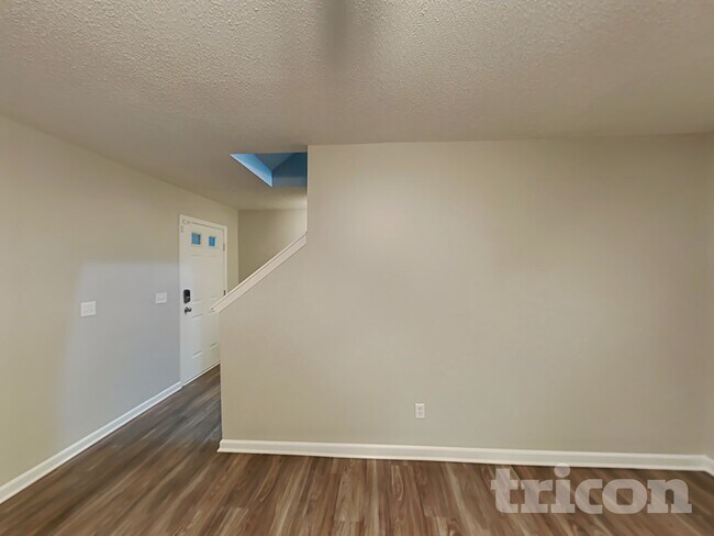 Foto del edificio - 410 Fox Trot Dr