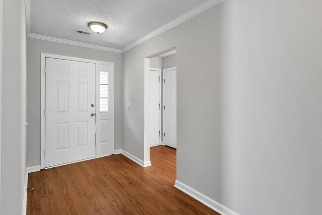 Foto del edificio - 129 Kingsbridge Dr