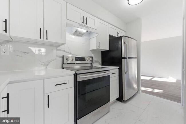 Building Photo - 111 Presidential Dr