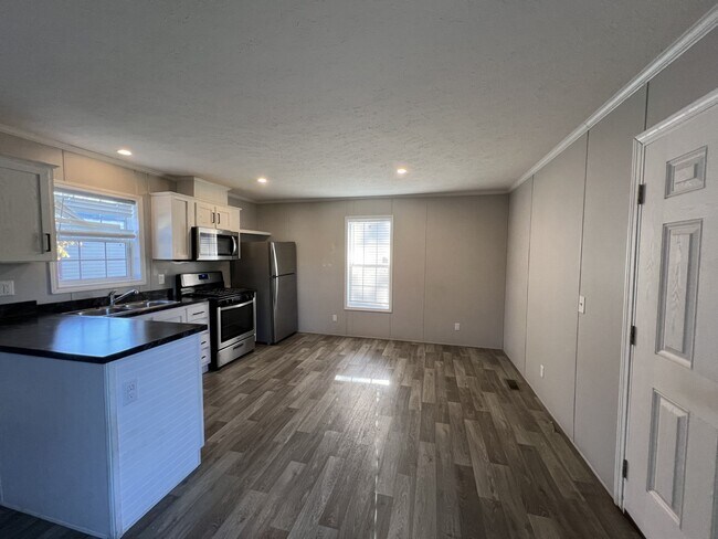 Foto del edificio - 58 Joymar Dr