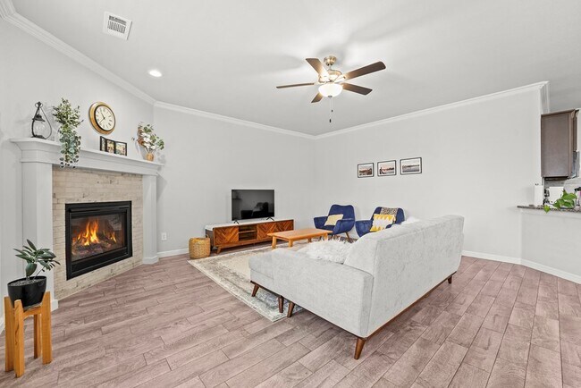 Foto del edificio - 602 Dupont Ct