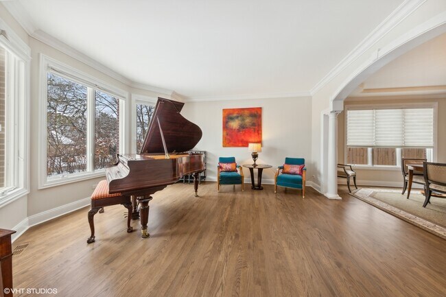 Foto del edificio - 613 Lakeside Dr