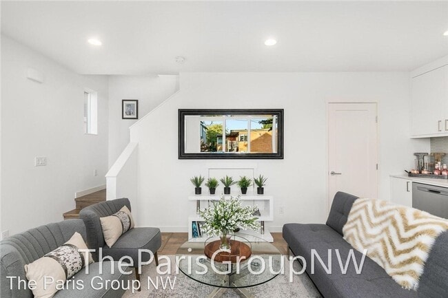 Foto del edificio - 2 br, 2.5 bath House - 1215 6th Ave N #A