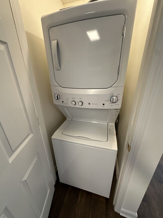 Foto del edificio - 2 Bedroom 2 Bathroom Condo!