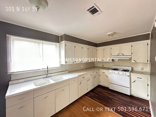 Foto del edificio - 101 N 1st St