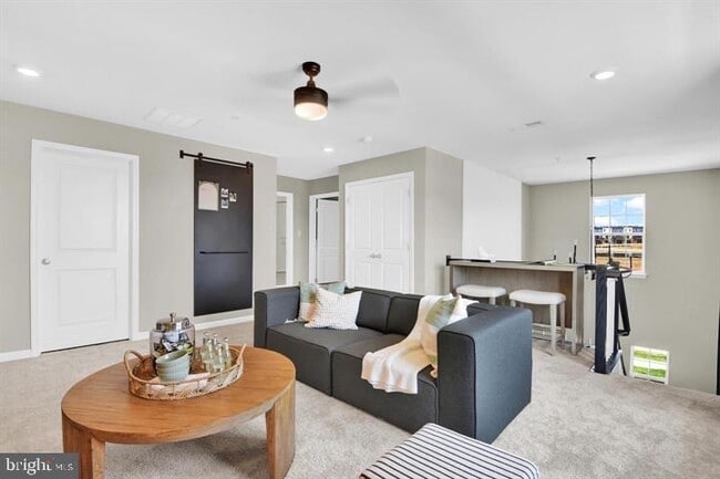 Foto del edificio - 491 Hanson St