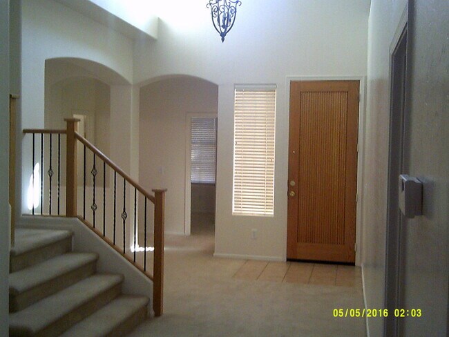 Building Photo - 15620 W Shangri La Rd
