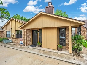 Building Photo - 907 NE Tortoise Dr