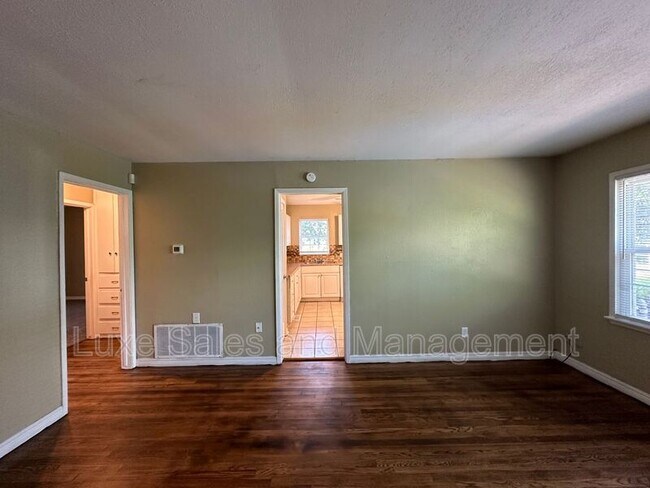 Building Photo - 510 E. Indian Drive