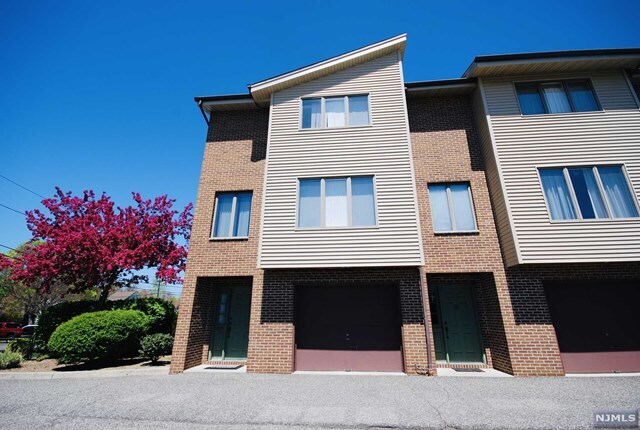 Primary Photo - 34 Piermont Rd