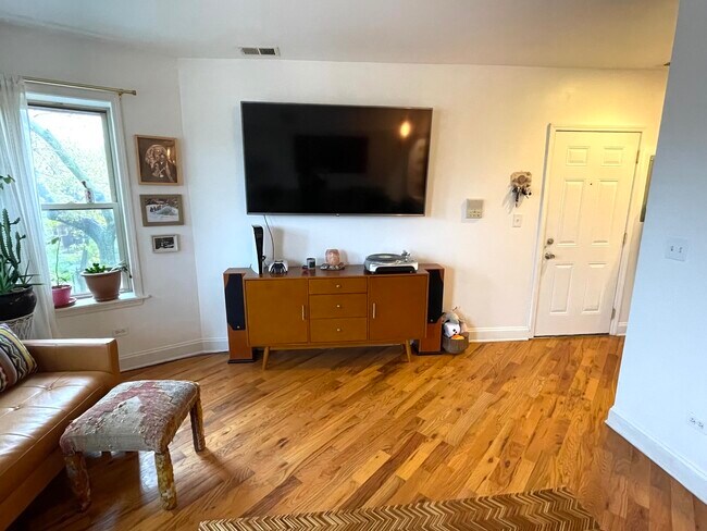Foto del edificio - 3914 W Cortland St