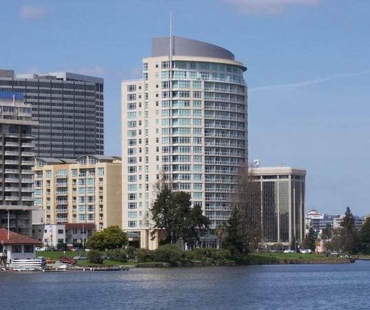 Building Photo - 1 Lakeside Dr