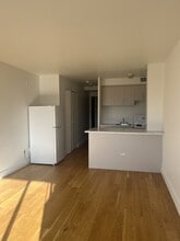 Building Photo - 3460 Rue Durocher