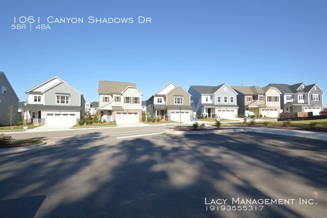 Building Photo - 1061 Canyon Shadows Ct