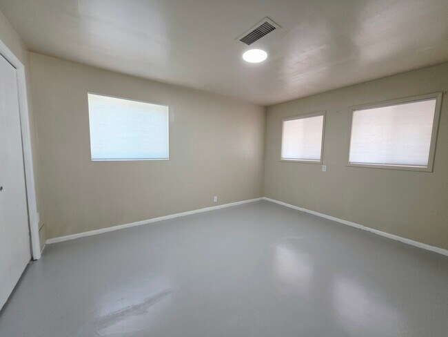 Foto del edificio - 2031 E Silver St