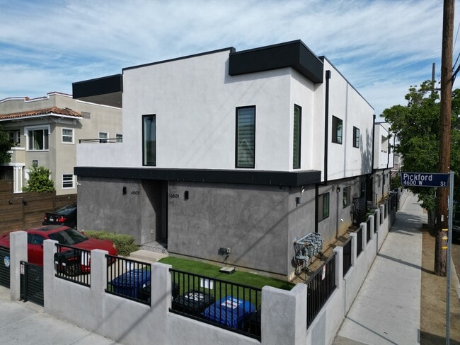 Building Photo - 4601 Pickford St