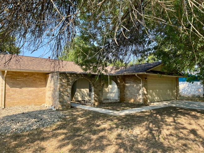 Building Photo - 9702 Bay Vw Dr