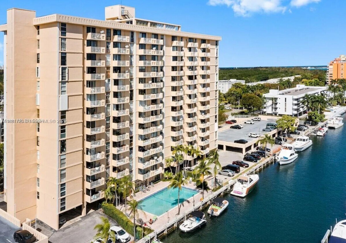 Photo - 2350 Northeast 135th Street Apt #401, North Miami, FL 33181 - 1 BR 1 BA condo